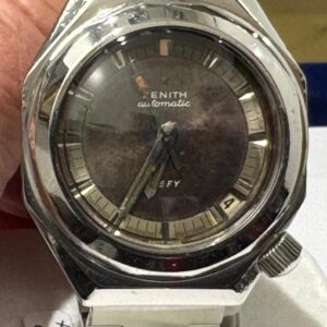 Zenith Defy, acciaio, automatico, anno 1973, completo di scatola e garanzia originali, revisionato più un anno di garanzia del negozio.