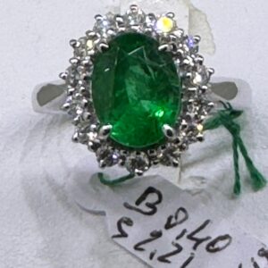 Anello in oro bianco, SMERALDO COLOMBIANO DI CT 2,21 e BRILLANTINI PER CT 0,40